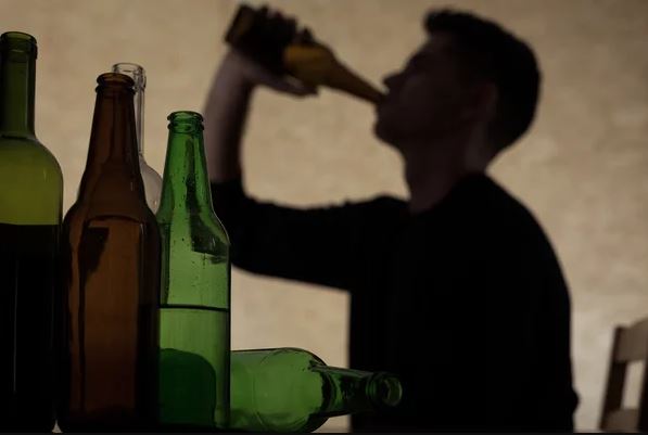 Влияет ли алкоголь на геморрой?